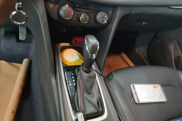 Used Chevrolet Monza 2020 Light Hybrid Redline 320T Dual-Clutch Joyful Edition
