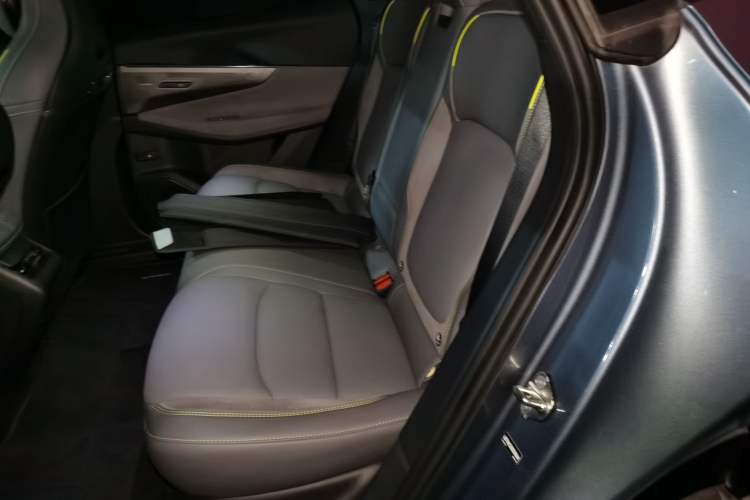 Used Lynk & Co 08 EM-P 2025 245km Ultra-Long Range Halo Left Rear Seat