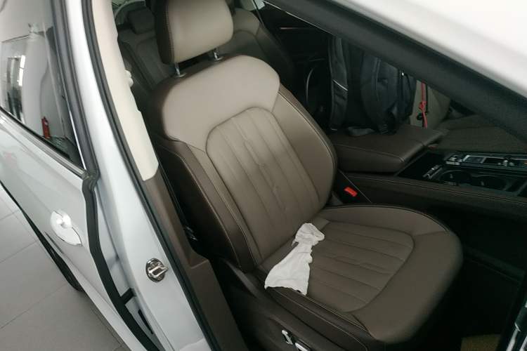 Used Volkswagen Viloran 2024 330TSI Luxury Edition
