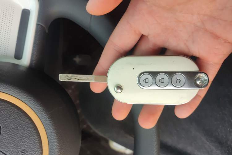 Used Wuling Hongguang MINIEV 2022 GAMEBOY 200km Gaming Edition with Lithium Iron Phosphate Vehicle Key