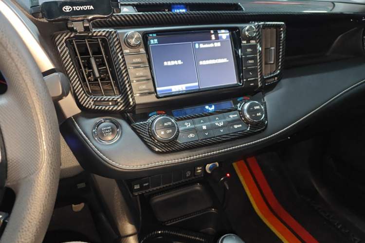 Used Toyota RAV4 2019 2.0L CVT Two-Wheel Drive Luxury Version China VI Standard
