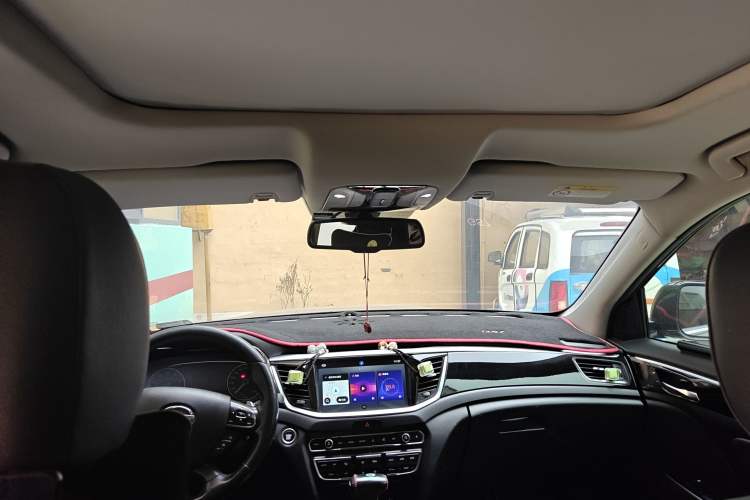 Used GAC Trumpchi GS7 2017 320T Two-Wheel-Drive Luxury Smart Connectivity Model