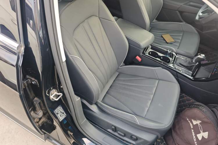 Used Volkswagen Passat 2024 380TSI Dragon Edition Right Front Seat