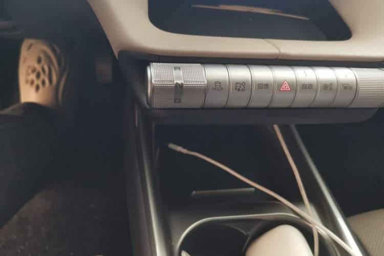 Used BYD Dolphin 2023 420 km Fashion Edition Gear Lever