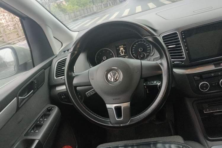 Used Volkswagen Sharan 2013 1.8TSI Standard Model Euro IV Steering Wheel