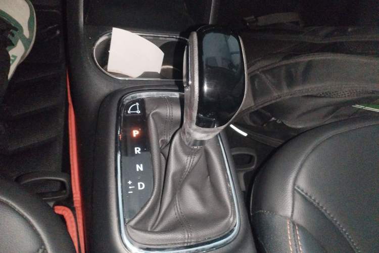 Used Dongfeng Aeolus AX4 2017 1.6L DCT Trendy Style
