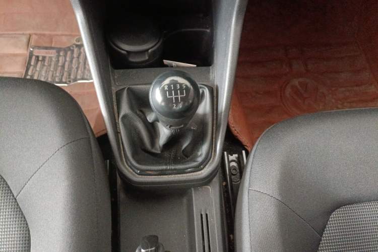 Used Volkswagen Jetta 2019 Dream Edition 1.5L Manual Fashion Version Gear Lever