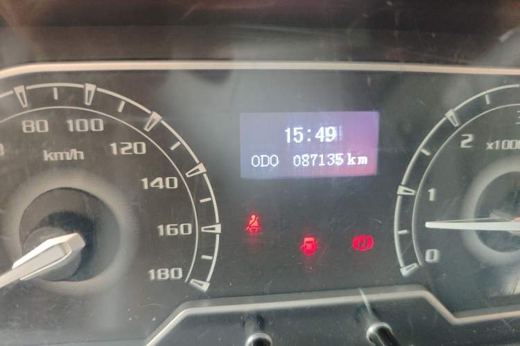 Used SAIC MAXUS Xintu V80 2021 2.0T Manual Classic Aoyuntong 127 PS Mid-axle Mid-roof 6/7/8/9-Seater Odometer Close Up