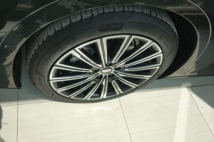 Used Geely Galaxy 8 2025 130km EM-P Starship Edition