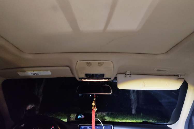 Used BMW X5 2011 xDrive35i Leading Model Headliner