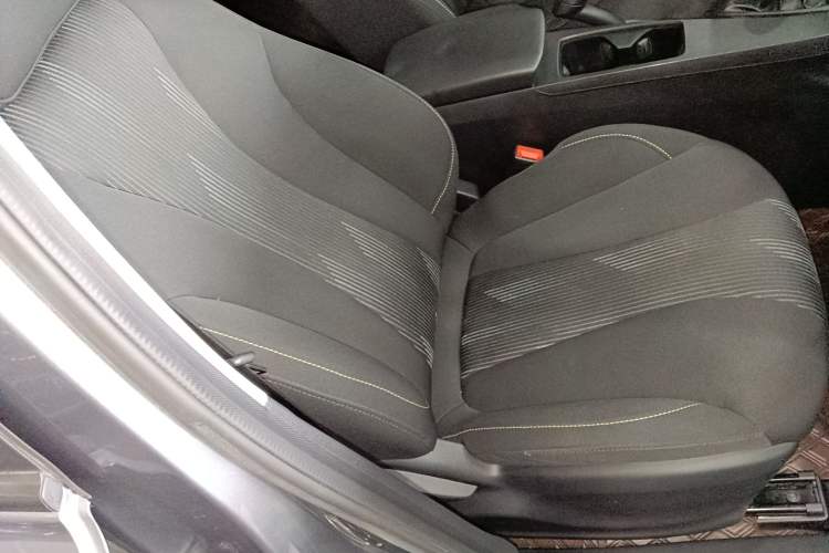 Used Roewe i5 2021 1.5L Manual Platinum Edition
