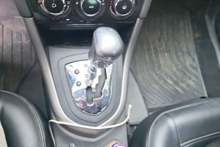 Used Peugeot 408 2013 2.0L Automatic Comfort Edition Gear Lever
