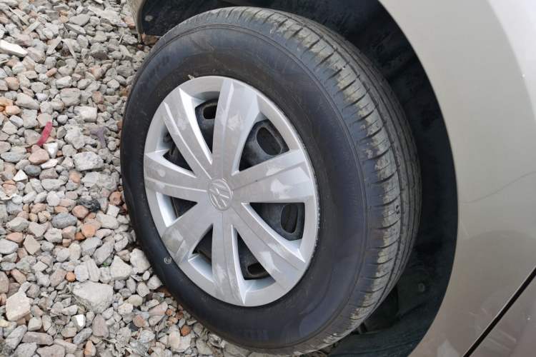 Used Volkswagen Jetta 2017 1.4L Manual Fashion Edition Right Rear Wheel Hub