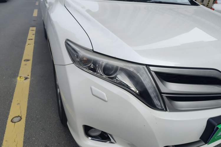Used Toyota Venza 2013 2.7L 4x4 Luxury Edition Right Front Headlight