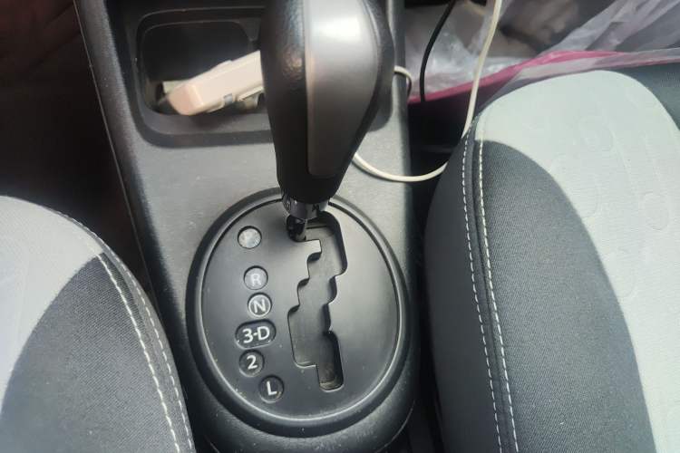 Used Suzuki Alto 2013 1.0L Automatic Luxury Model Gear Lever
