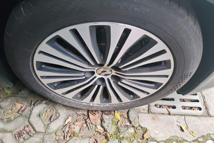 Used Nio ES6 2020 610 km Performance Version Right Front Wheel Hub