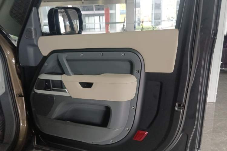 Used Land Rover Defender 2022 90 3.0T P400 Dark Edition
