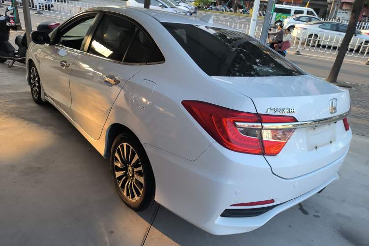 Used Honda Crider 2015 1.8L automatic luxury edition