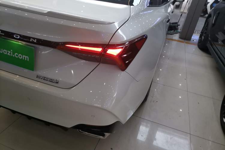 Used Toyota Avalon 2019 2.5L Ambition Version China VI Standard Exterior 3