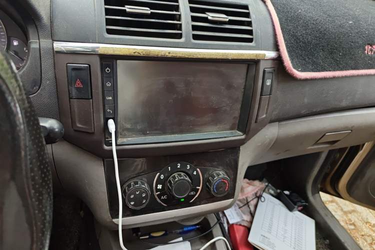 Used BAIC Weiwang M20 2014 1.5L Comfort Version BJ415B Audio And AC Panel