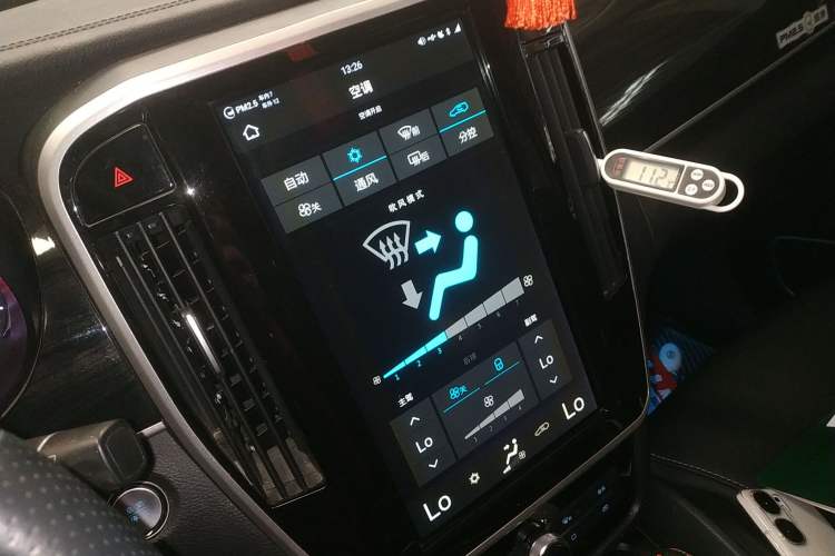 Used BYD Song MAX 2018 1.5T Automatic Smart Connect Elite Model with 6 Seats Audio And AC Panel