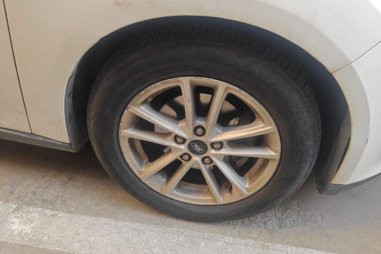 Used Ford Focus 2015 Hatchback EcoBoost 125 Automatic Supreme Style Edition
