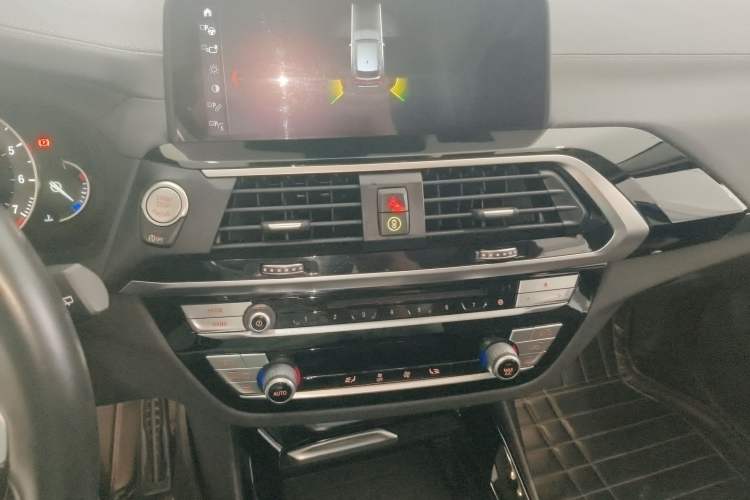 Used BMW X3 2018 xDrive25i M Sport Package China VI Audio And AC Panel