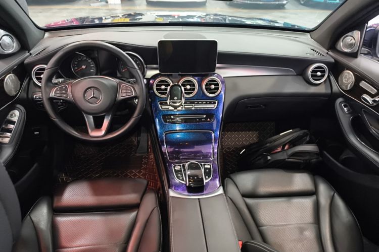 Used Mercedes-Benz GLC 2018 Facelift GLC 260 4MATIC Luxury Edition Center Console