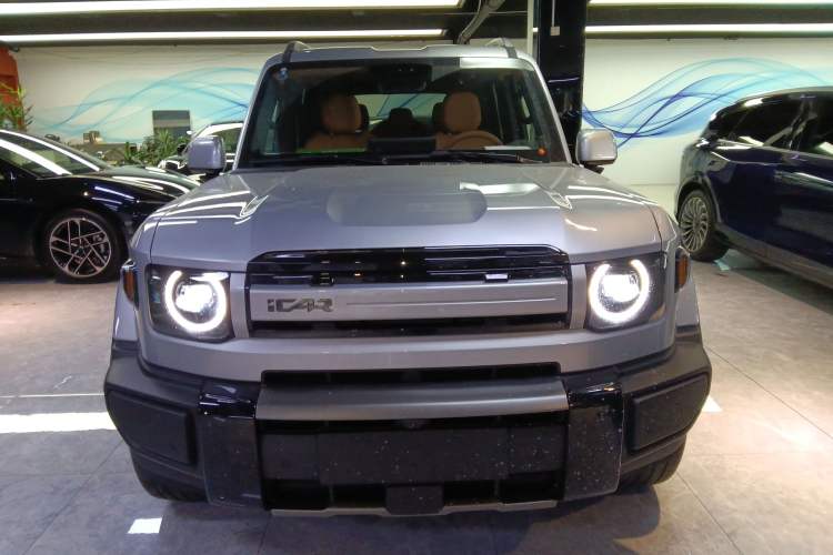 Used iCAR V27 2026 Model 200KM Four-Wheel Drive Falcon 500