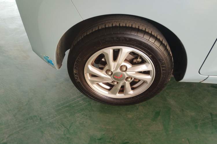 Used Wuling Hongguang MINIEV 2020 Zizai Version Lithium-NMC Left Front Wheel Hub