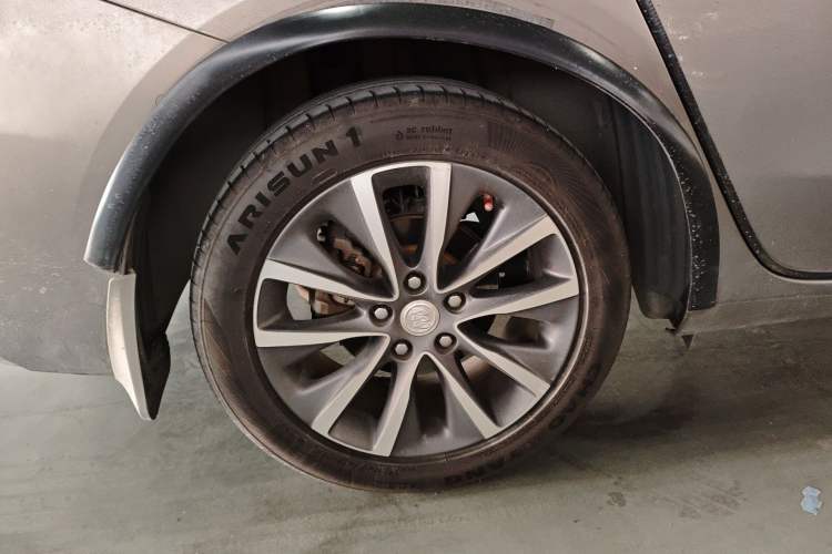 Used Buick GL6 2018 18T 6-Seater Prestige Model Exterior 5