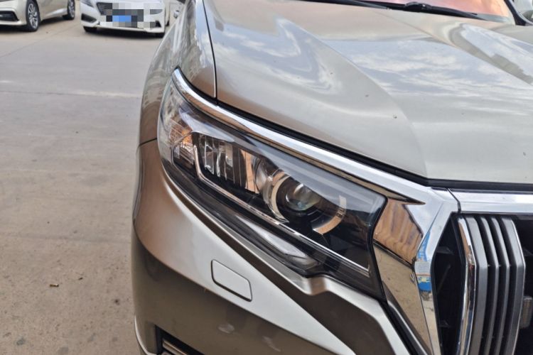 Used Toyota Prado 2019 3.5L Automatic TX-L Deluxe Edition with Rear-Mounted Spare Tire Right Front Headlight