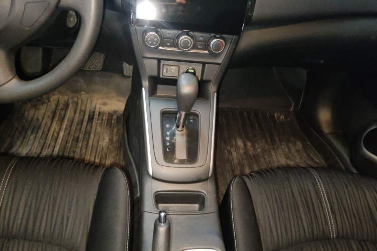 Used Nissan Sylphy 2024 Classic 1.6XE CVT Comfort Edition Gear Lever