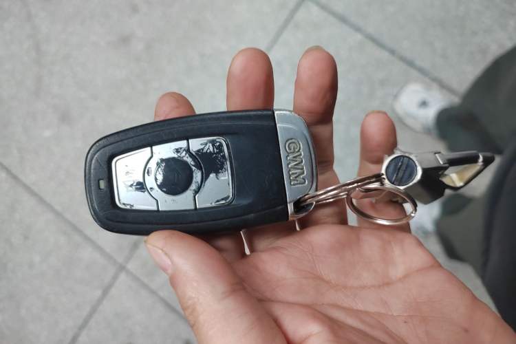 Used Haval H6 2014 Upgraded Model 2.0T Diesel Manual Two-Wheel Drive Elite Version