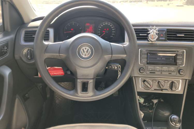 Used Volkswagen Santana 2013 1.4L Manual Comfort Edition Steering Wheel