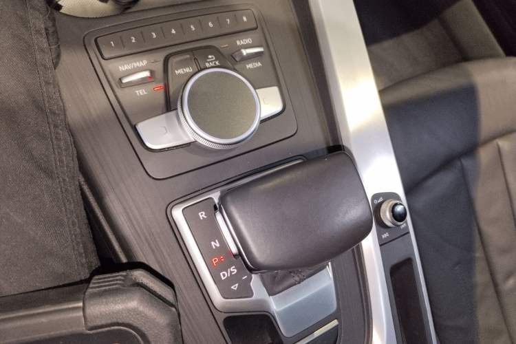 Used Audi A4L 2018 30th Anniversary Edition 40 TFSI Fashion Model