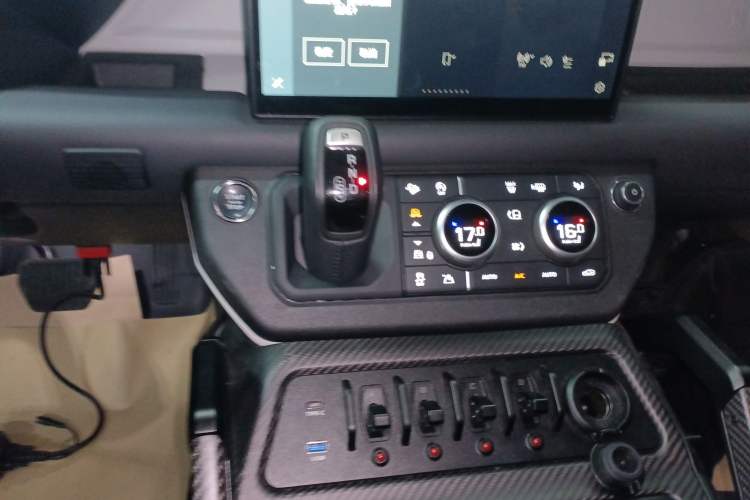 Used Land Rover Defender 2023 Facelift 110 3.0T P400 X-DYNAMIC HSE