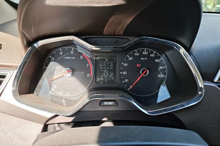 Used Baojun 310W 2017 1.5L Manual Fashion Model China V