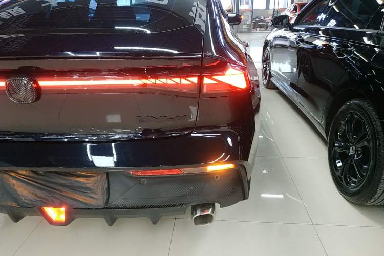 Used CHANGAN UNI-V 2023 1.5T Prestige Model
