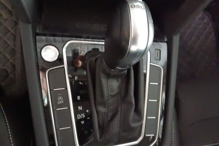 Used Volkswagen Magotan 2020 330TSI DSG Luxury Edition Gear Lever