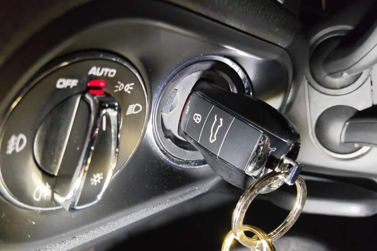 Used Porsche Macan 2017 Macan 2.0T Vehicle Key