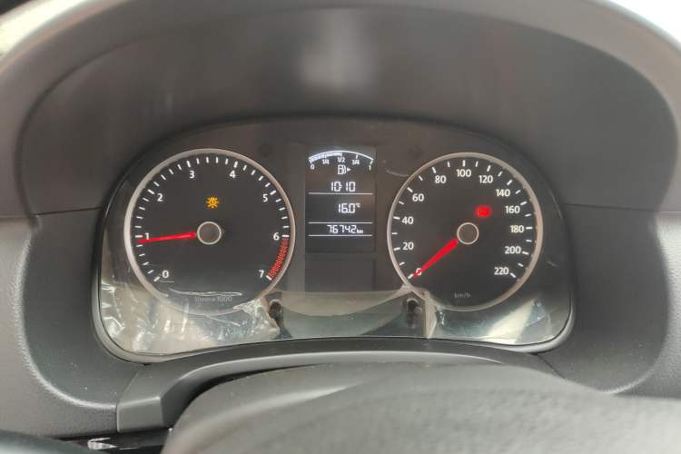 Used Volkswagen Lavida 2013 Classic 1.6L Manual Fashion Edition