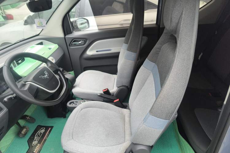 Used Wuling Hongguang MINIEV 2021 Macaron Fashion Edition Lithium-Ion Battery Left Front Seat