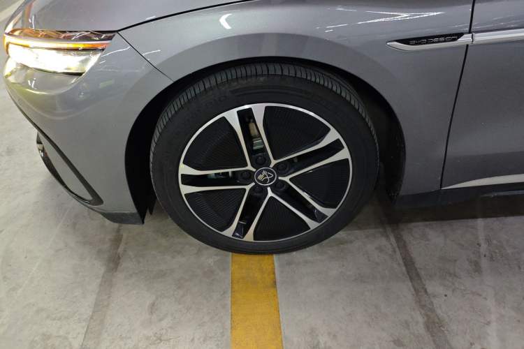 Used BYD Han 2023 EV Champion Edition 605KM Front-Drive Premium Model
