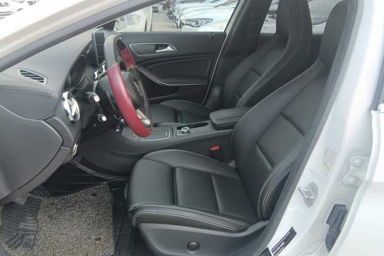 Used Mercedes-Benz GLA 2017 GLA 220 4MATIC Fashion Model