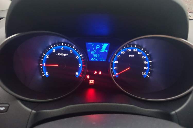 Used Hyundai ix35 2010 2.0L Automatic Two-Wheel Drive Elite Edition GLS Instrument Cluster