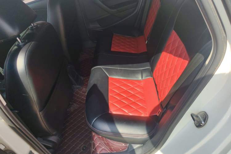 Used Volkswagen Polo 2014 1.4L Manual Fashion Edition
