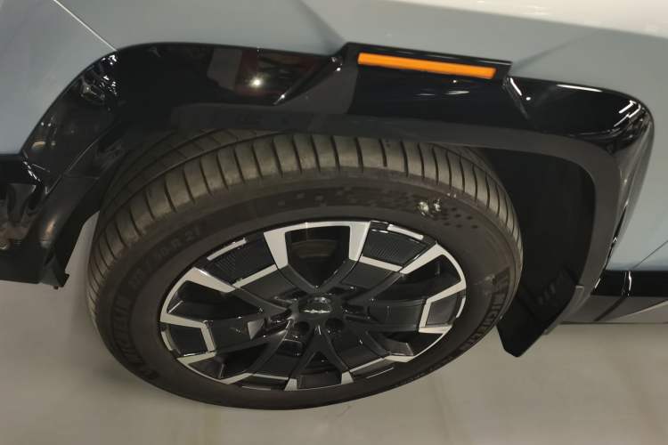 Used Formula Leopard 8 2025 Smart & Brave Flagship Edition 6 Seats