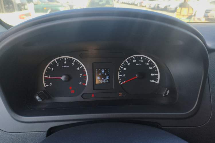 Used FORTHING Lingzhi PLUS 2021 Travel Edition 2.0L Manual Luxury 7-Seater
