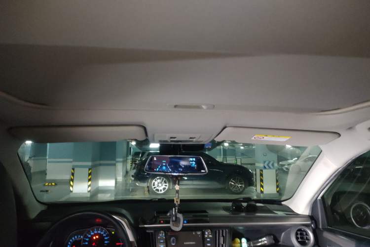 Used Toyota RAV4 2016 2.0L CVT Two-Wheel Drive Fashion Edition China V Standard
